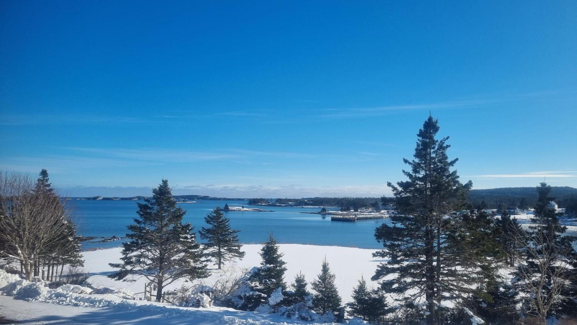 Oceanfront Apartments Port Dufferin 外观 照片
