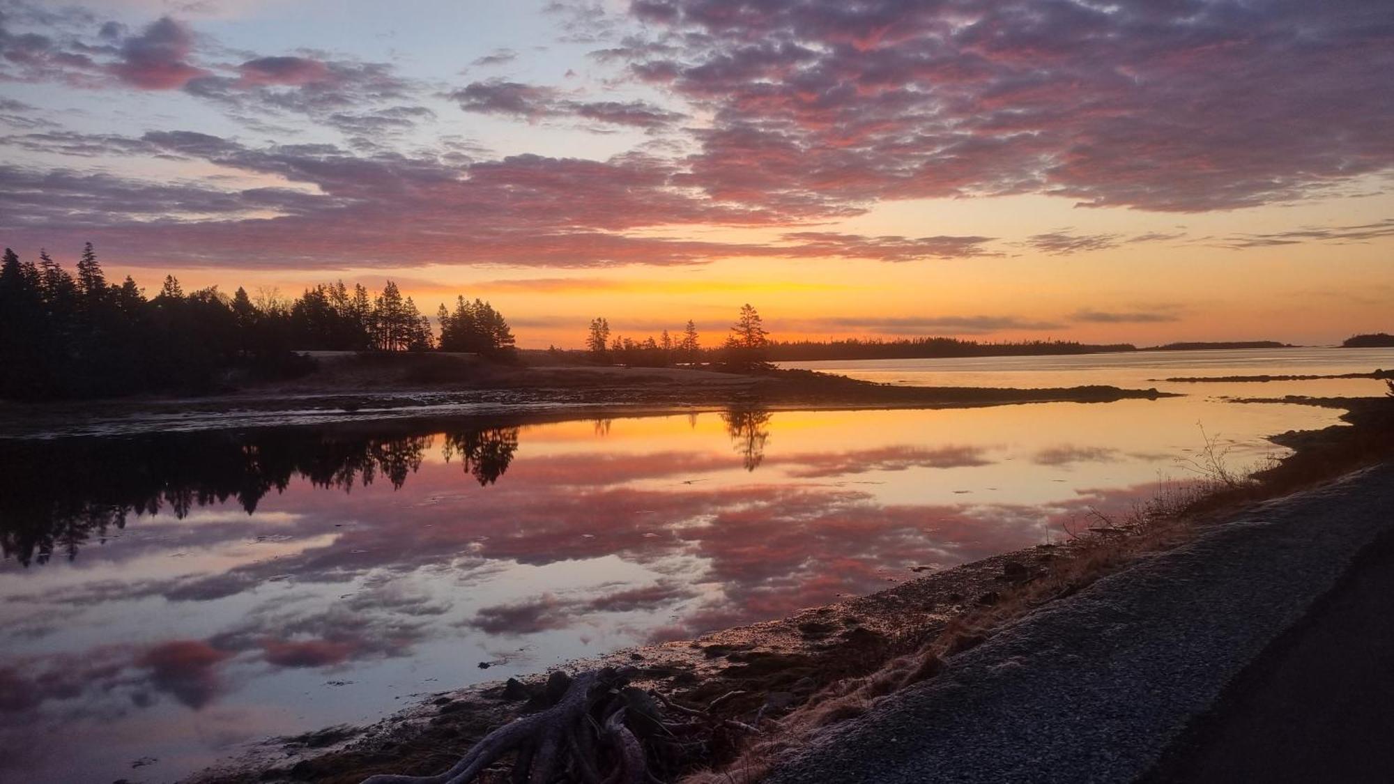 Oceanfront Apartments Port Dufferin 外观 照片